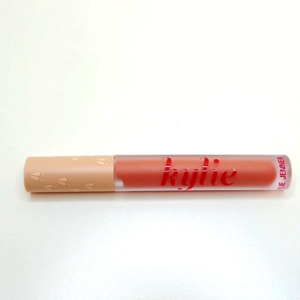 Kylie Jenner Matte Liquid Lipstick in Vixen Baby